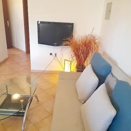 Delas * Pjescana Uvala