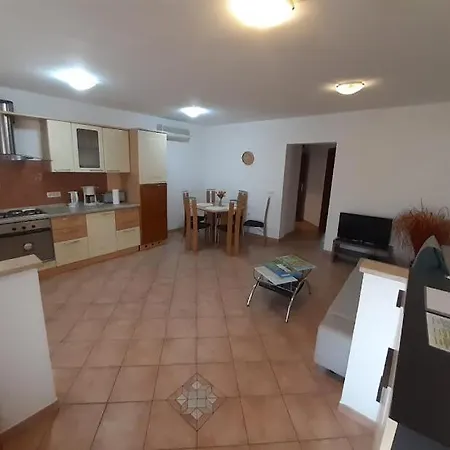Delas Apartman *